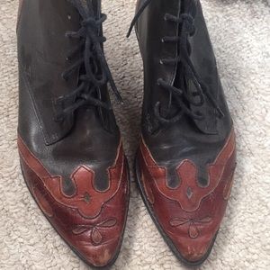 Adorable vintage western style boots